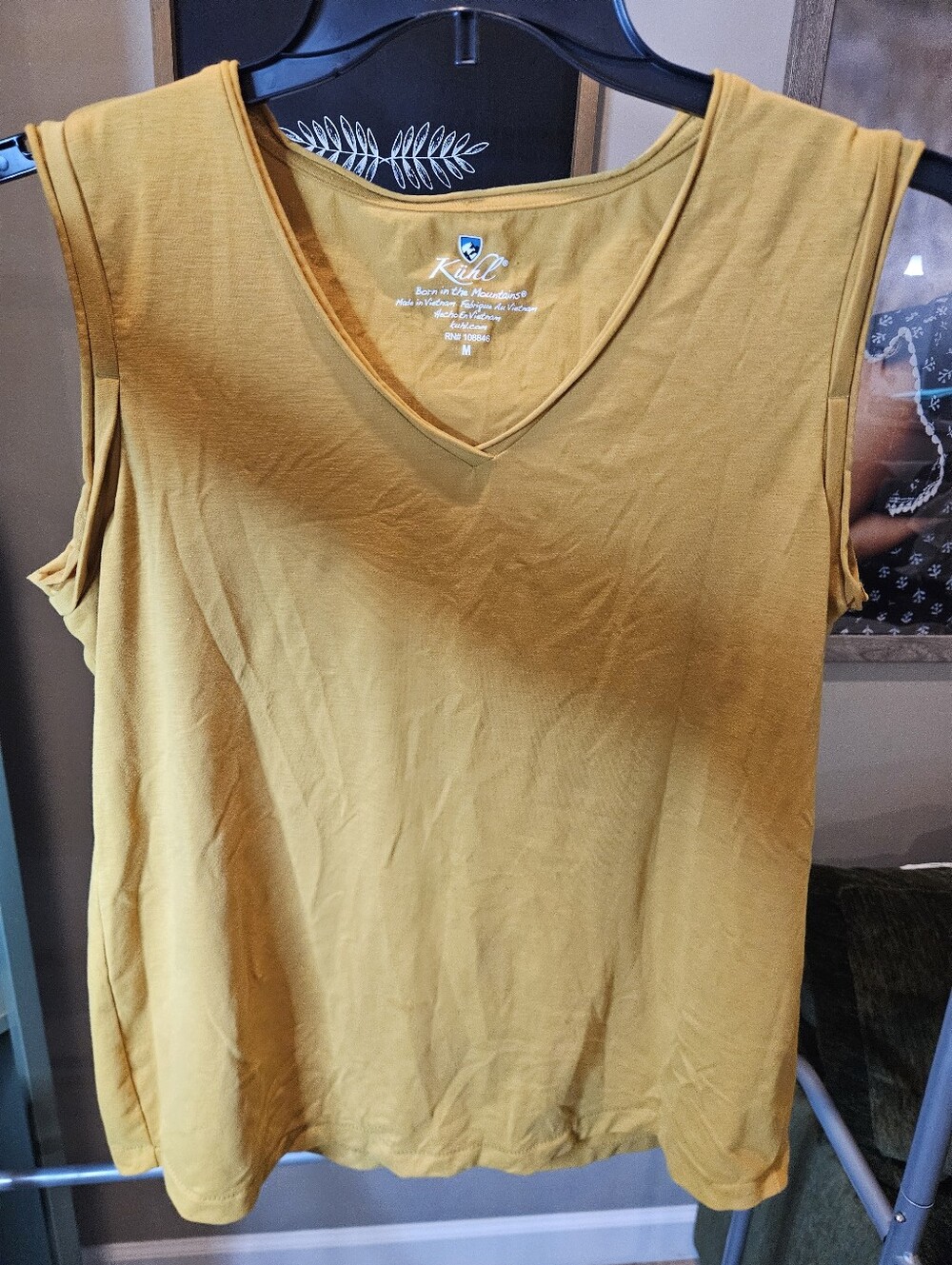 Kuhl Juniper Tank in Mustard Yellow Size Medium Sleeveless V Neck Hikingk